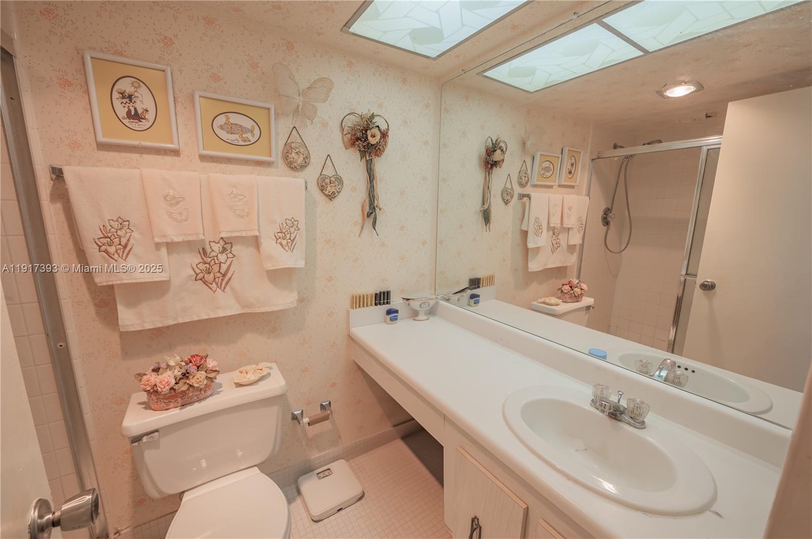 See details 309 2 / 2 1233 sq. ft. $ 2025-12-15 0 Photo