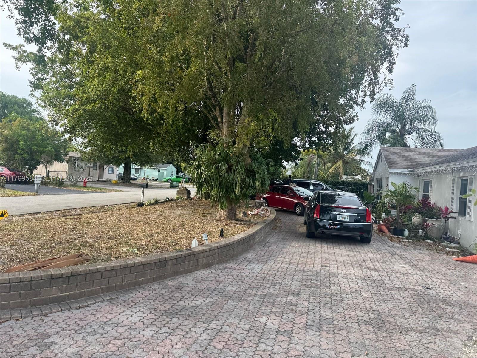 See details / 6 2492 sq. ft. $ 2026-10-13 0 Photo
