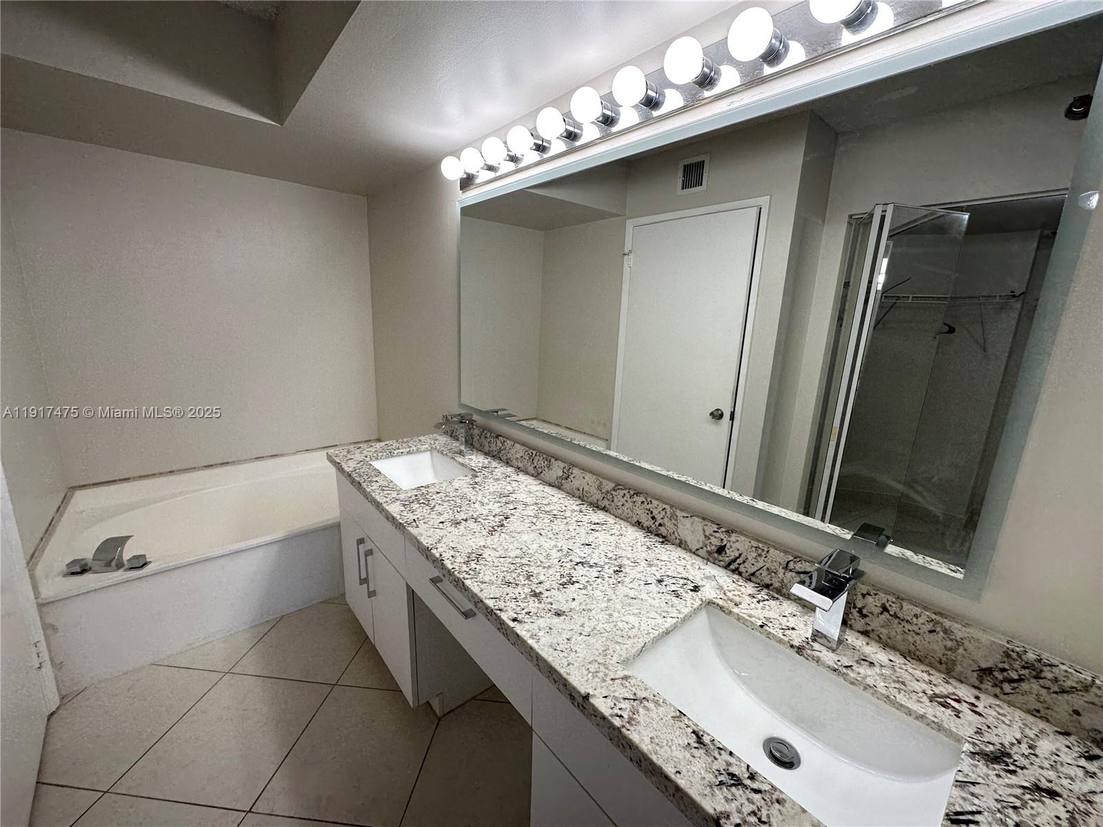 Photo of 3400 192nd St  #1010, Aventura, Florida, 33180 - 