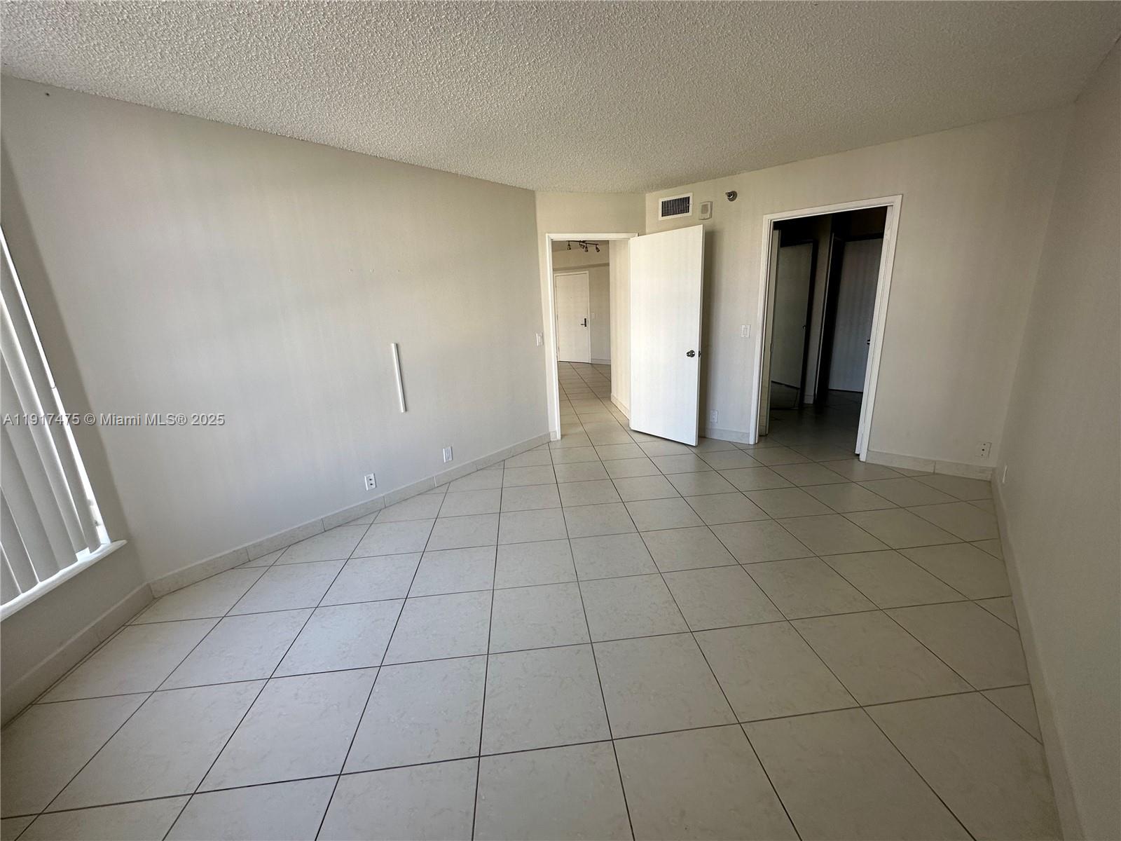 Photo of 3400 192nd St  #1010, Aventura, Florida, 33180 - 