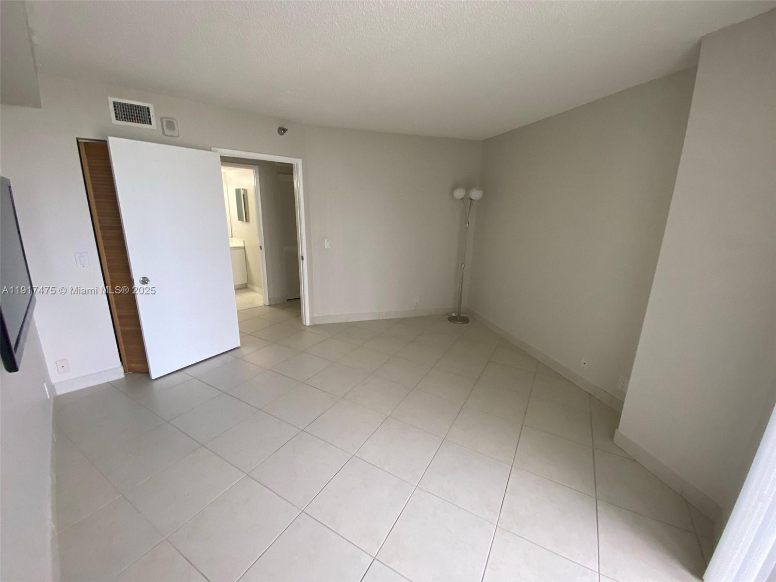 Photo of 3400 192nd St  #1010, Aventura, Florida, 33180 - Primary bedroom