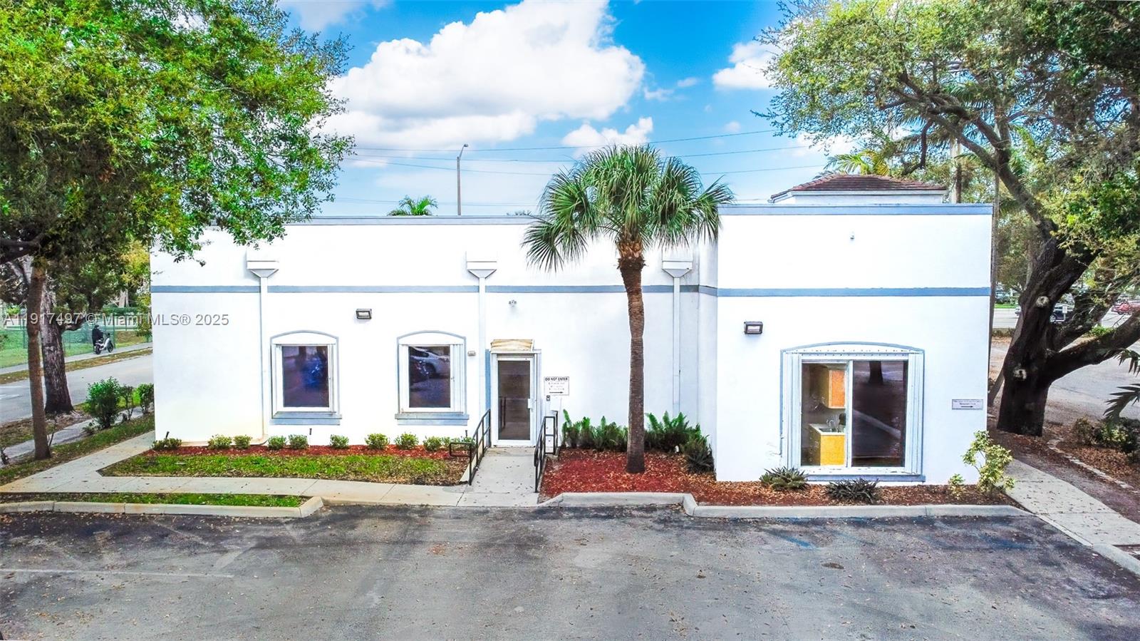   /   sq. ft. $ 2025-11-20 0 foto