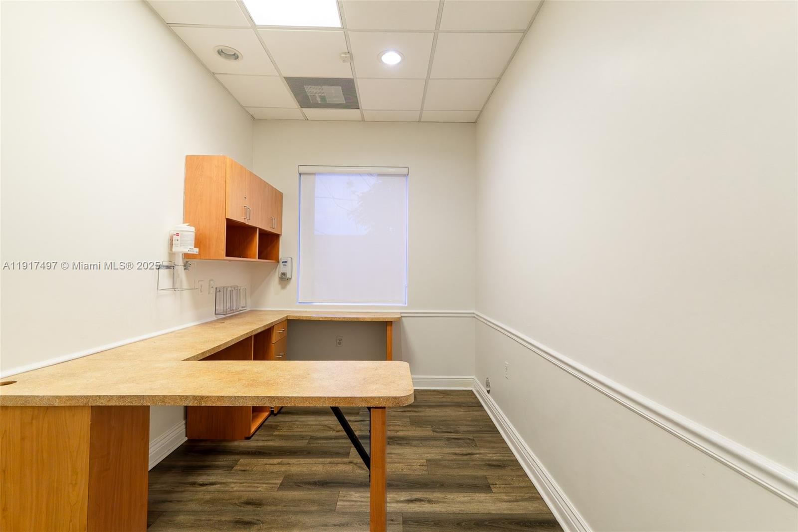   /   sq. ft. $ 2025-11-20 0 foto