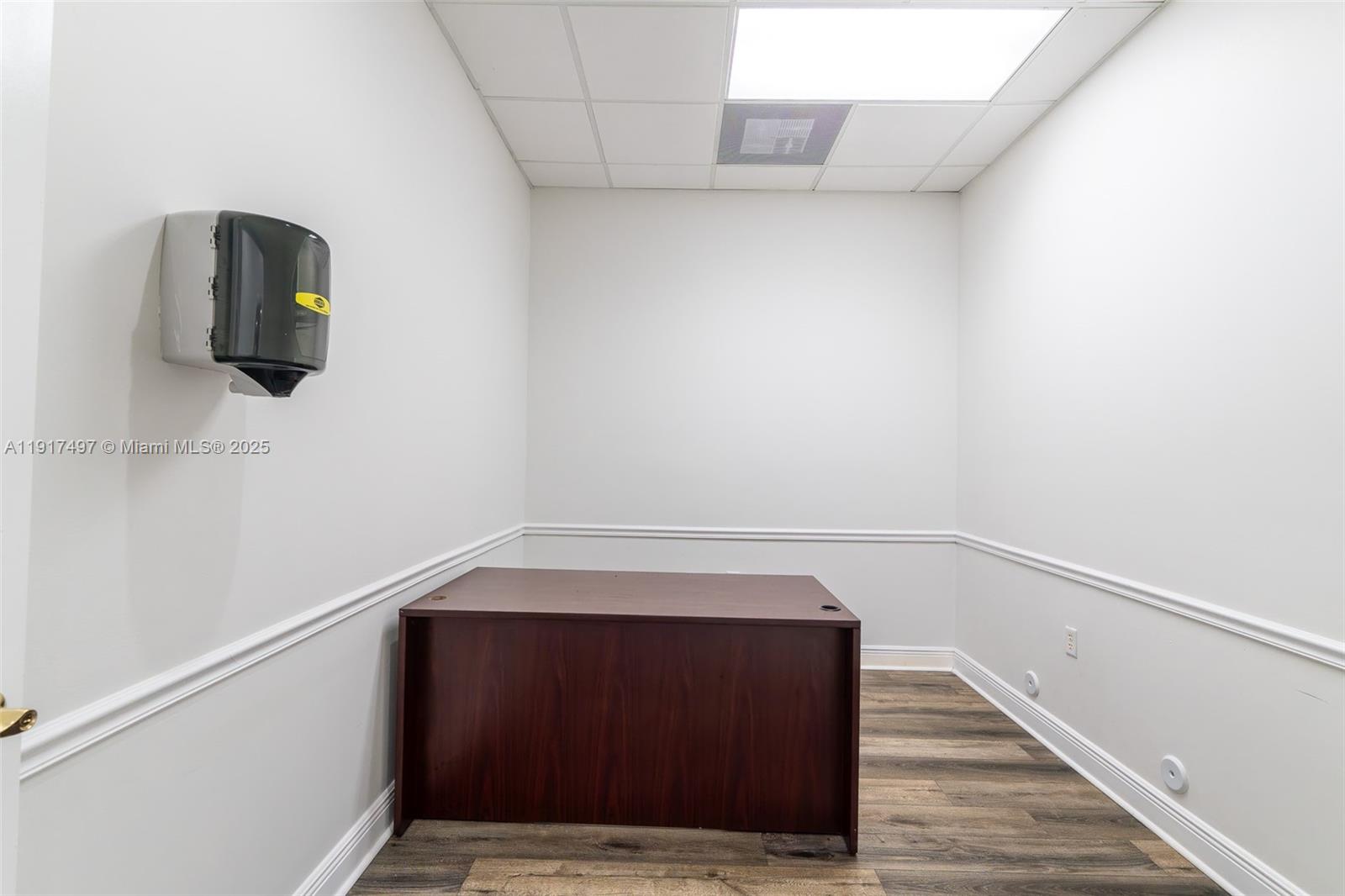   /   sq. ft. $ 2025-11-20 0 foto