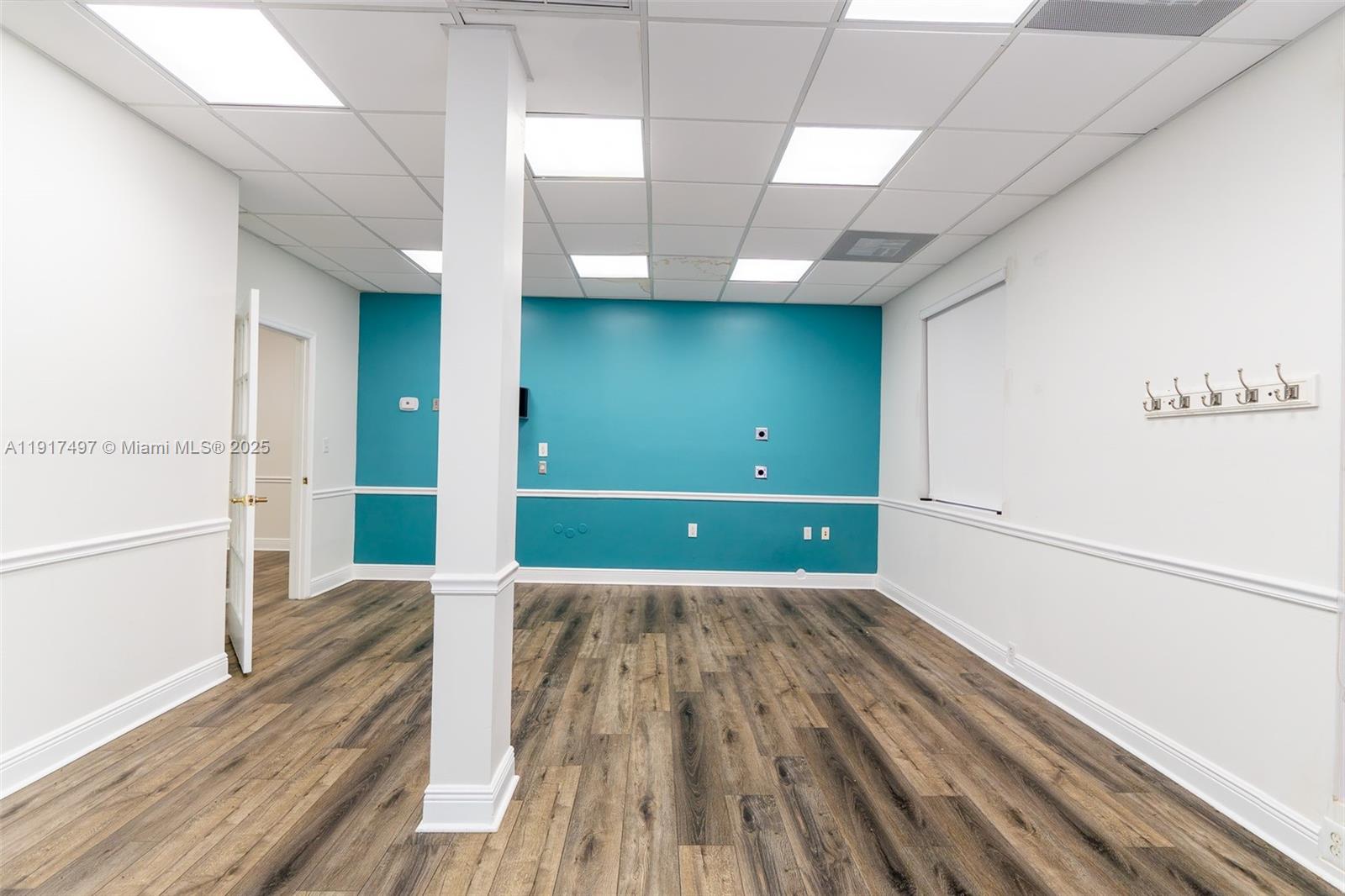   /   sq. ft. $ 2025-11-20 0 foto