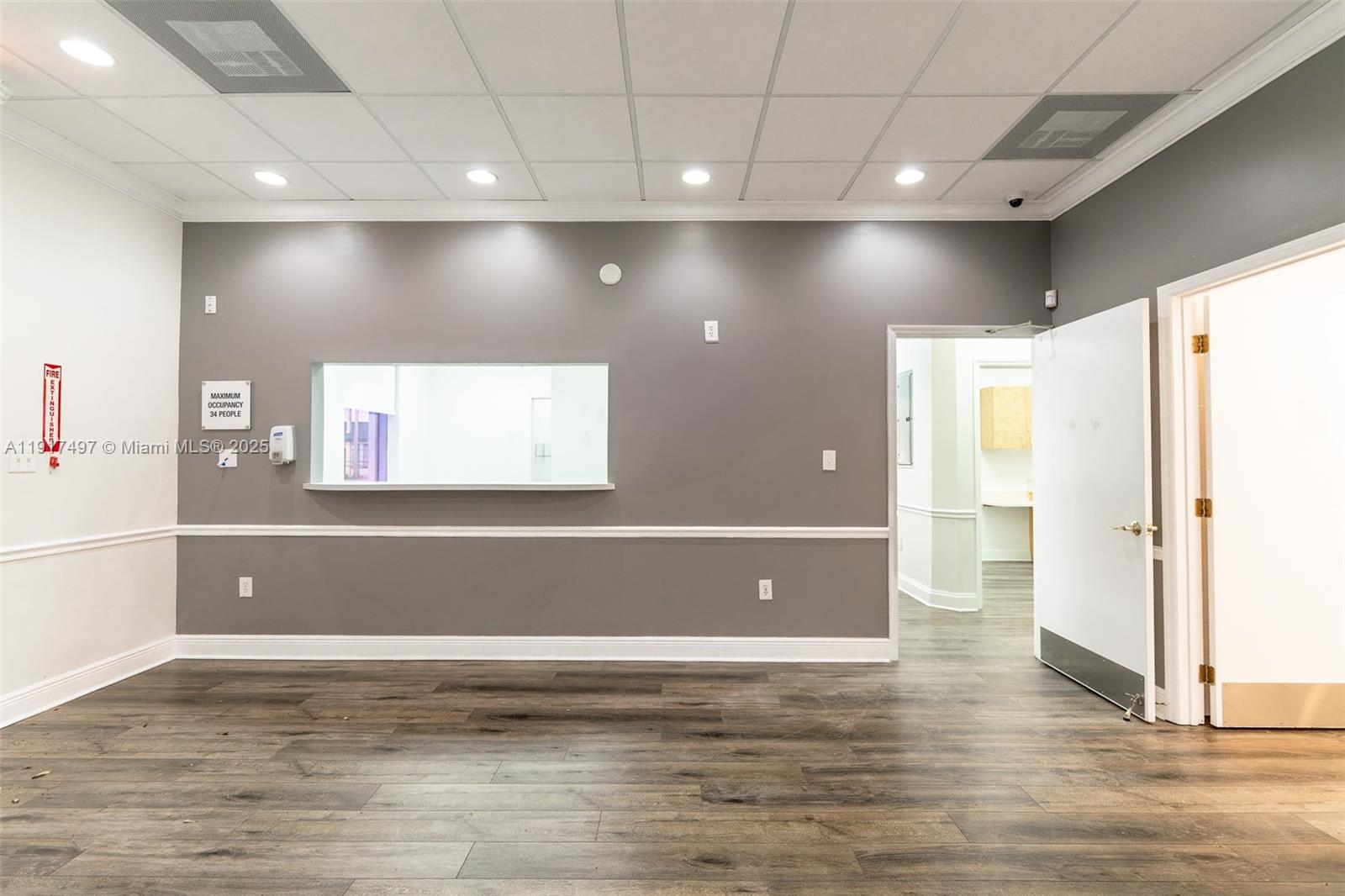   /   sq. ft. $ 2025-11-20 0 foto