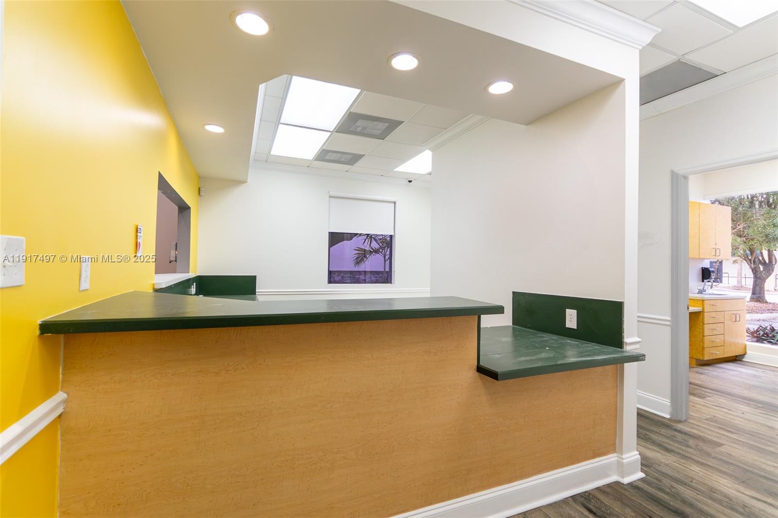   /   sq. ft. $ 2025-11-20 0 foto