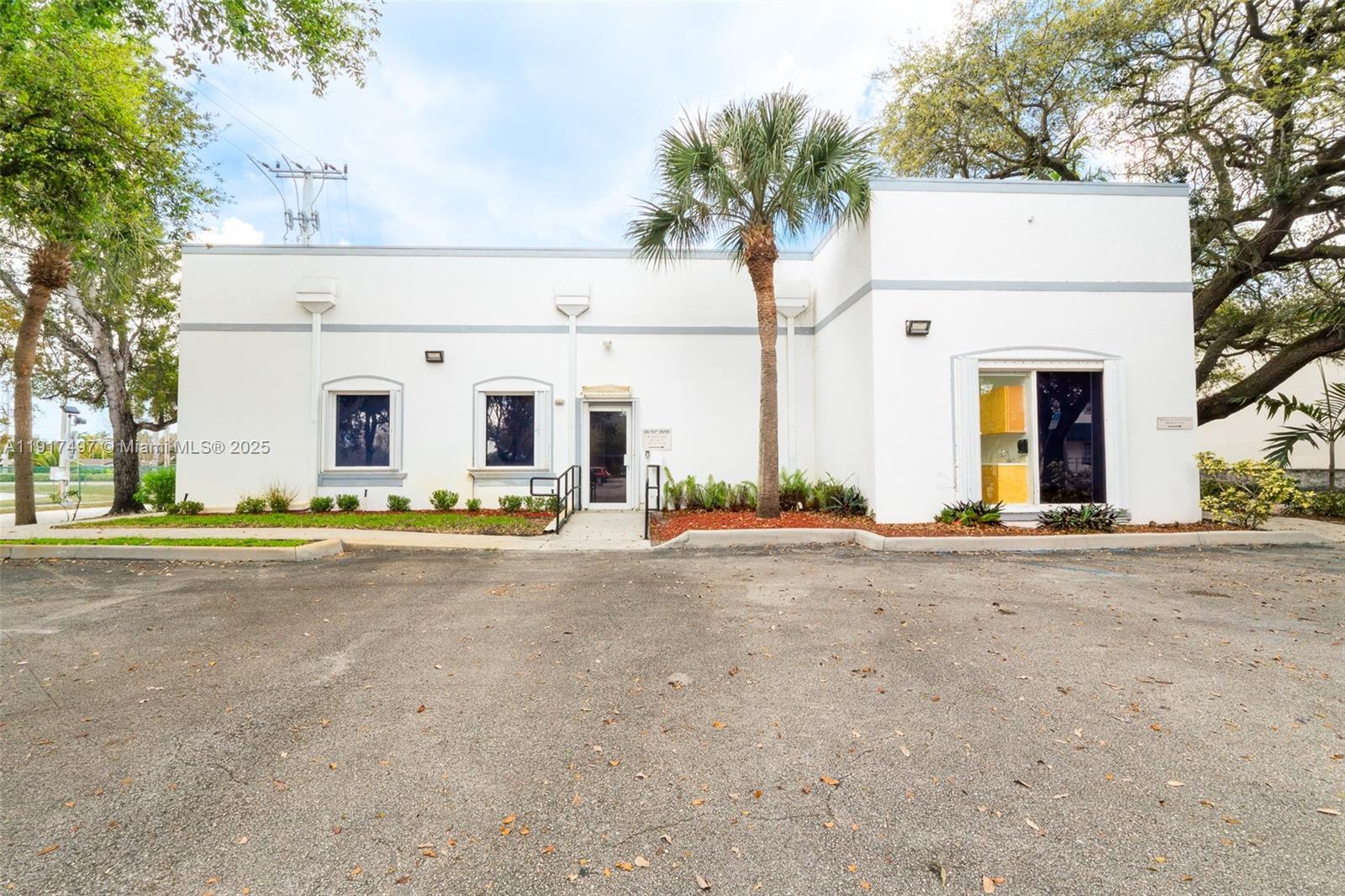   /   sq. ft. $ 2025-11-20 0 foto