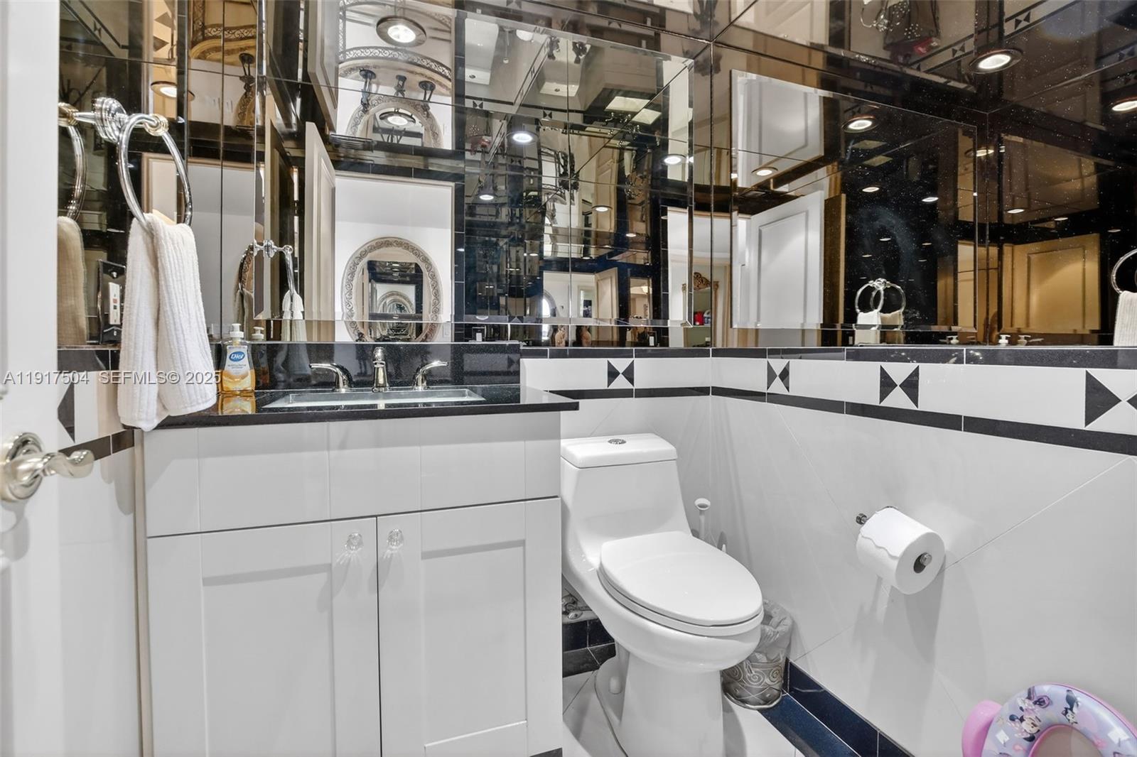 602 3 / 3 1900 sq. ft. $ 2025-11-20 0 Photo