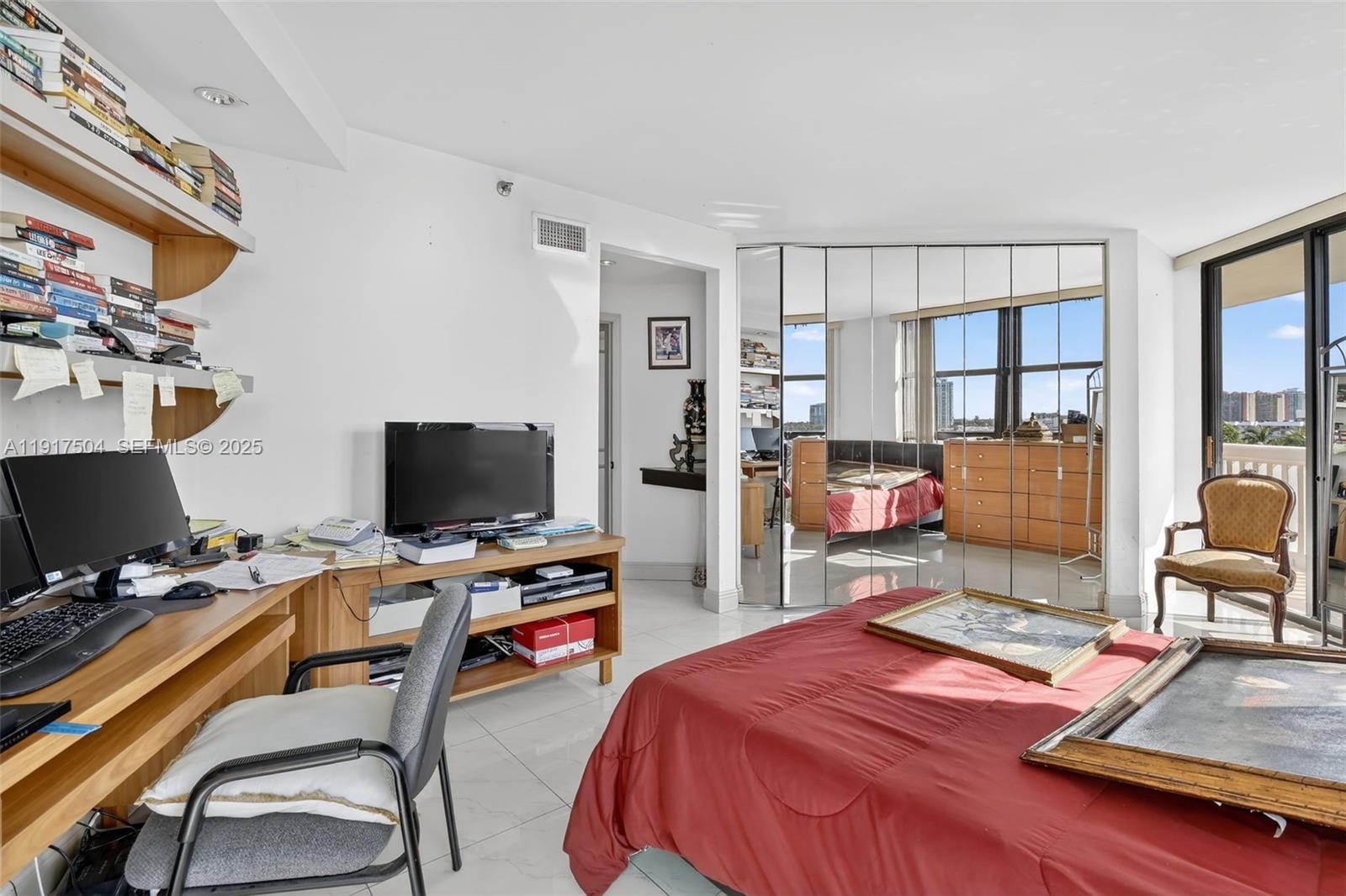 602 3 / 3 1900 sq. ft. $ 2025-11-20 0 Photo