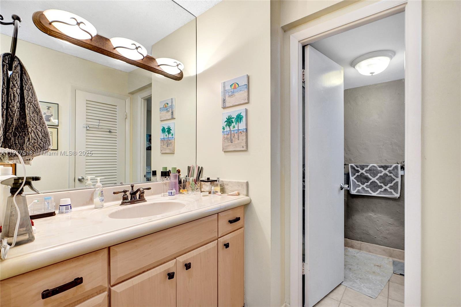 Photo of 1400 Ocean Dr  #502, Hollywood, Florida, 33019 - 