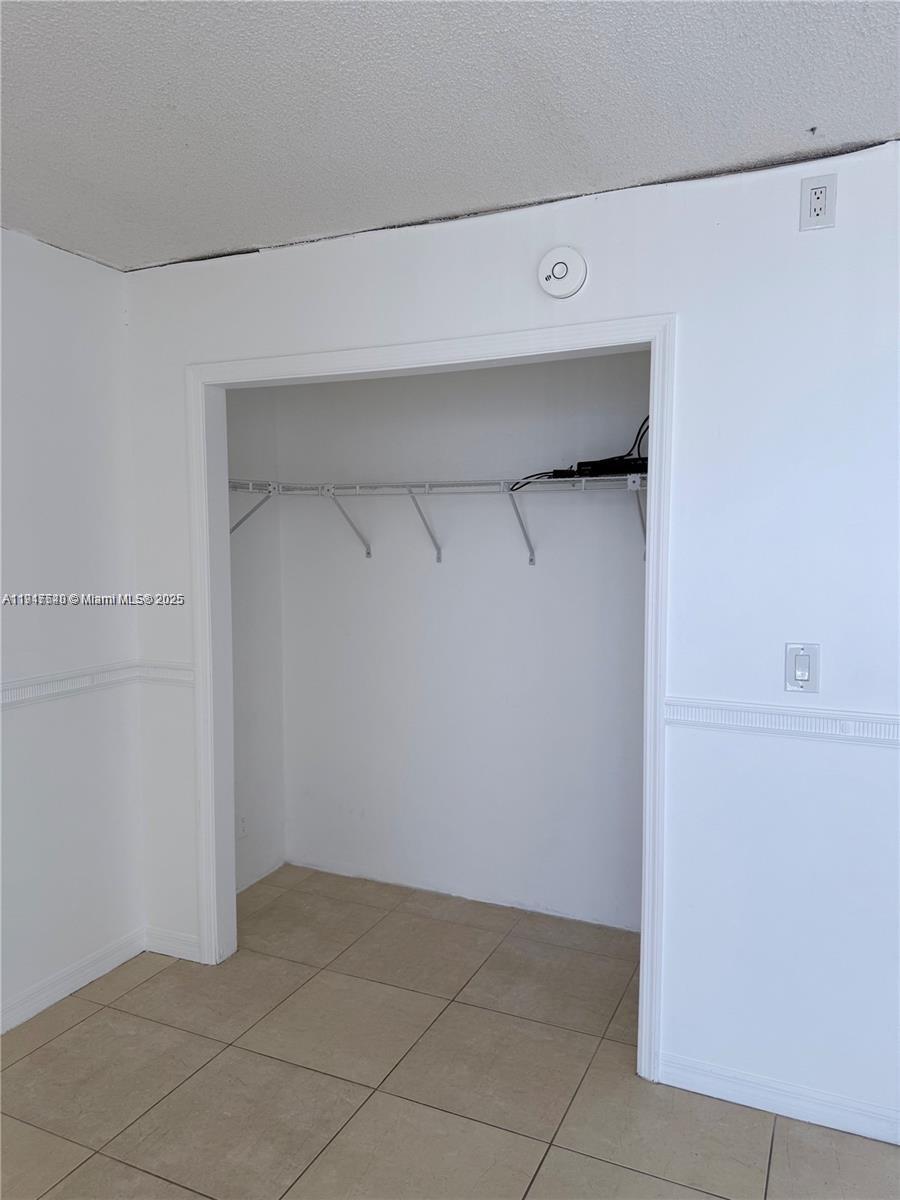 See details 903 2 / 2 1331 sq. ft. $ 2025-11-20 0 Photo