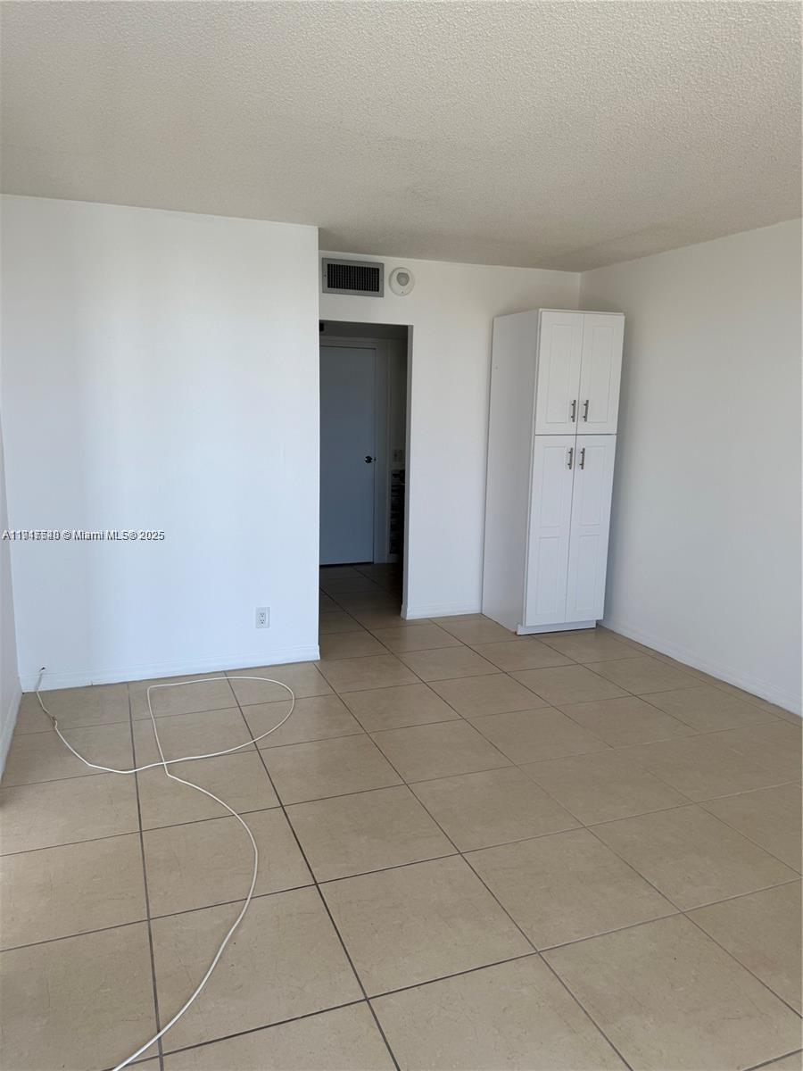 See details 903 2 / 2 1331 sq. ft. $ 2025-11-20 0 Photo