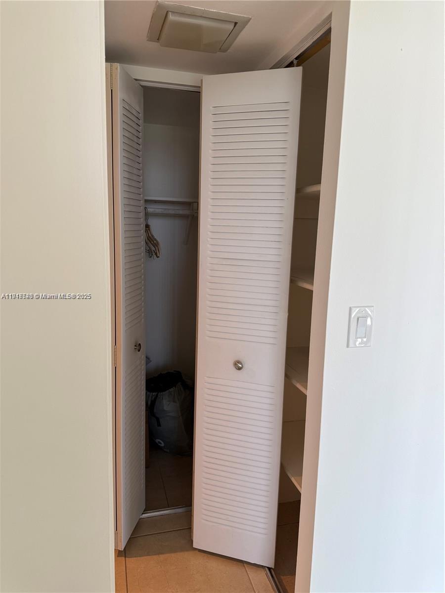 See details 903 2 / 2 1331 sq. ft. $ 2025-11-20 0 Photo