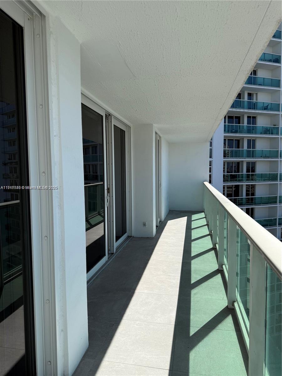 See details 903 2 / 2 1331 sq. ft. $ 2025-11-20 0 Photo