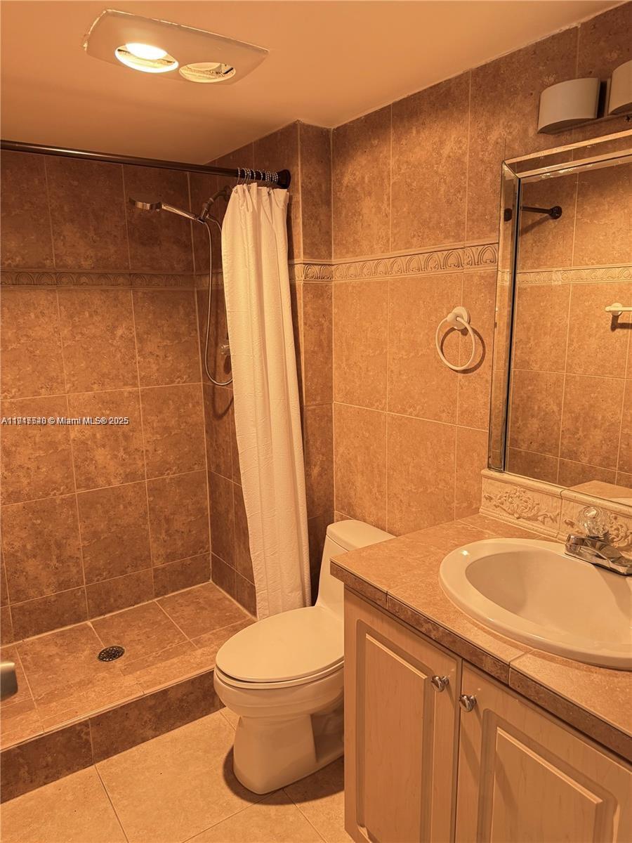 See details 903 2 / 2 1331 sq. ft. $ 2025-11-20 0 Photo