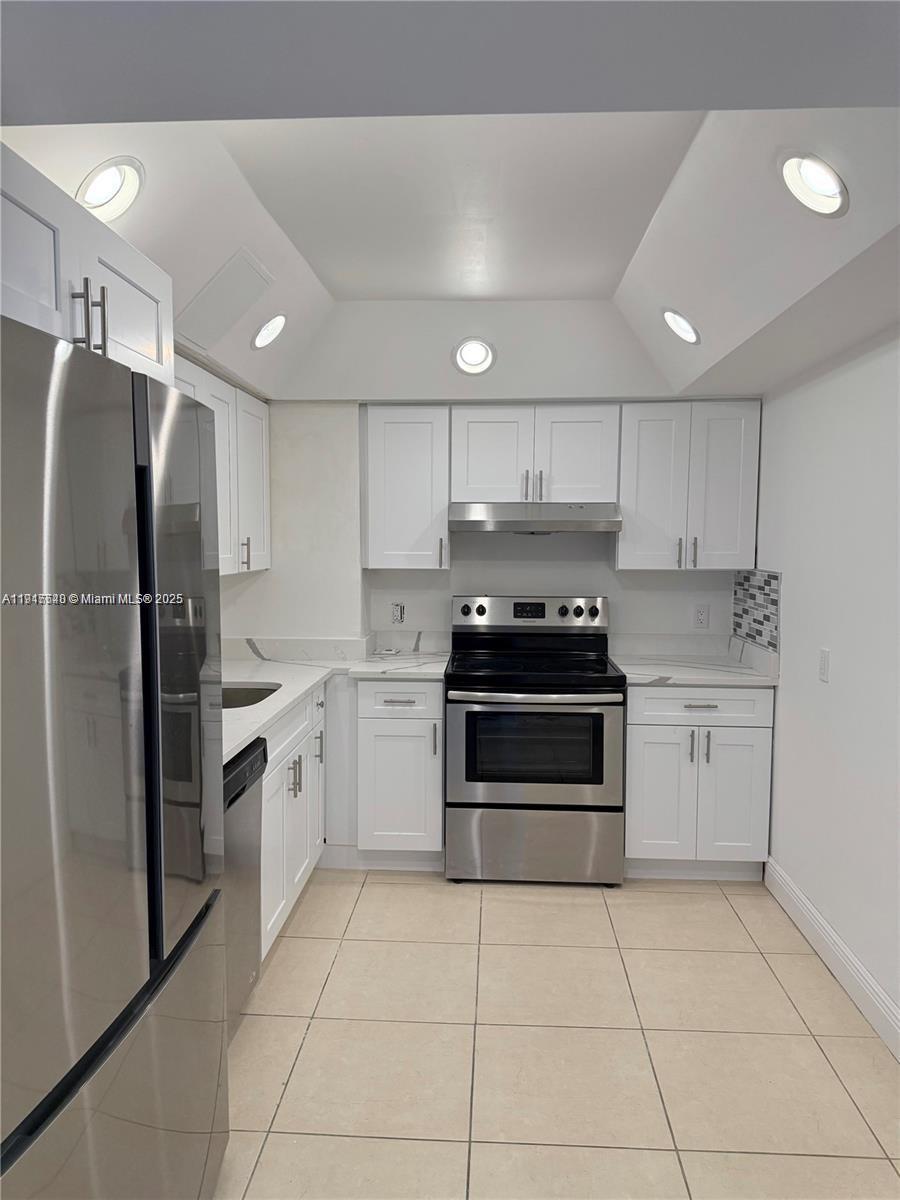 See details 903 2 / 2 1331 sq. ft. $ 2025-11-20 0 Photo