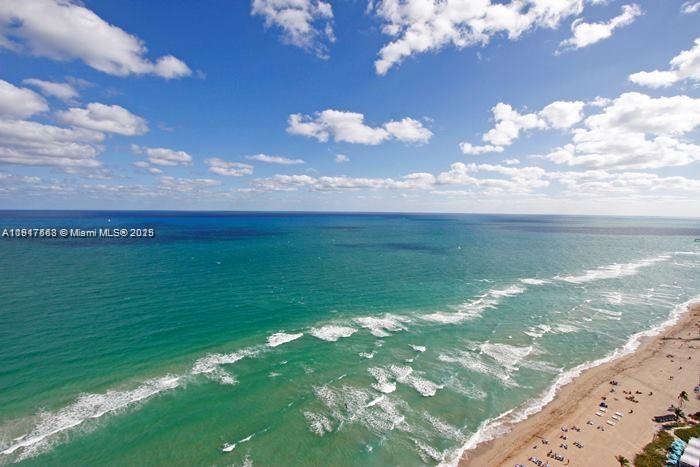 4309A 2 / 2 1324 sq. ft. $ 2025-11-20 0 Photo