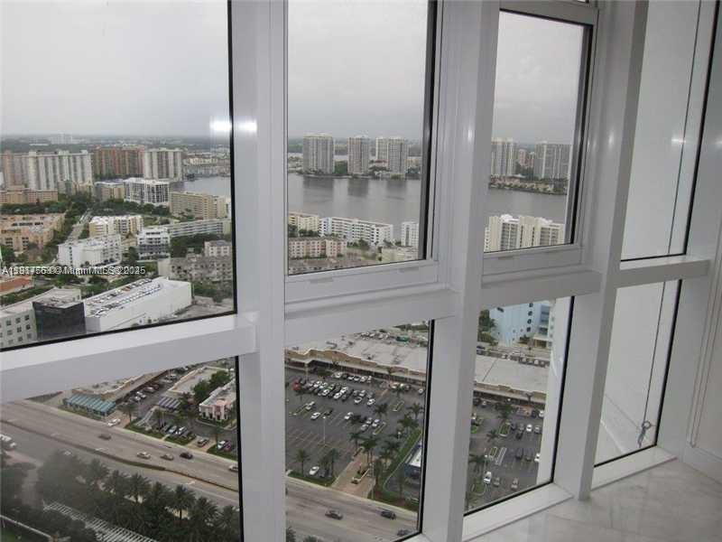 4309A 2 / 2 1324 sq. ft. $ 2025-11-20 0 Photo