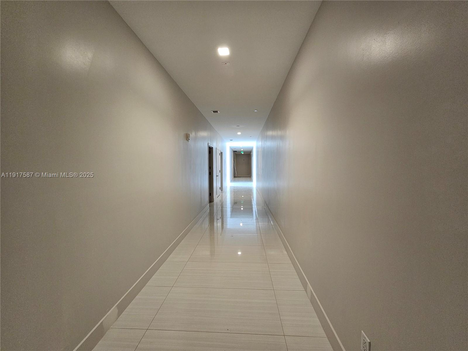 4-205  /   кв.футов $ 2025-11-20 0 Фото