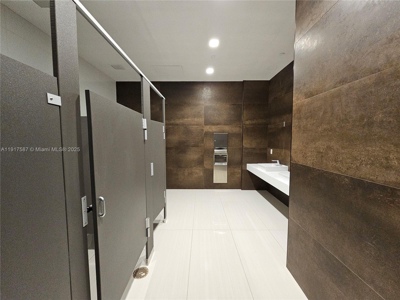 4-205  /   кв.футов $ 2025-11-20 0 Фото