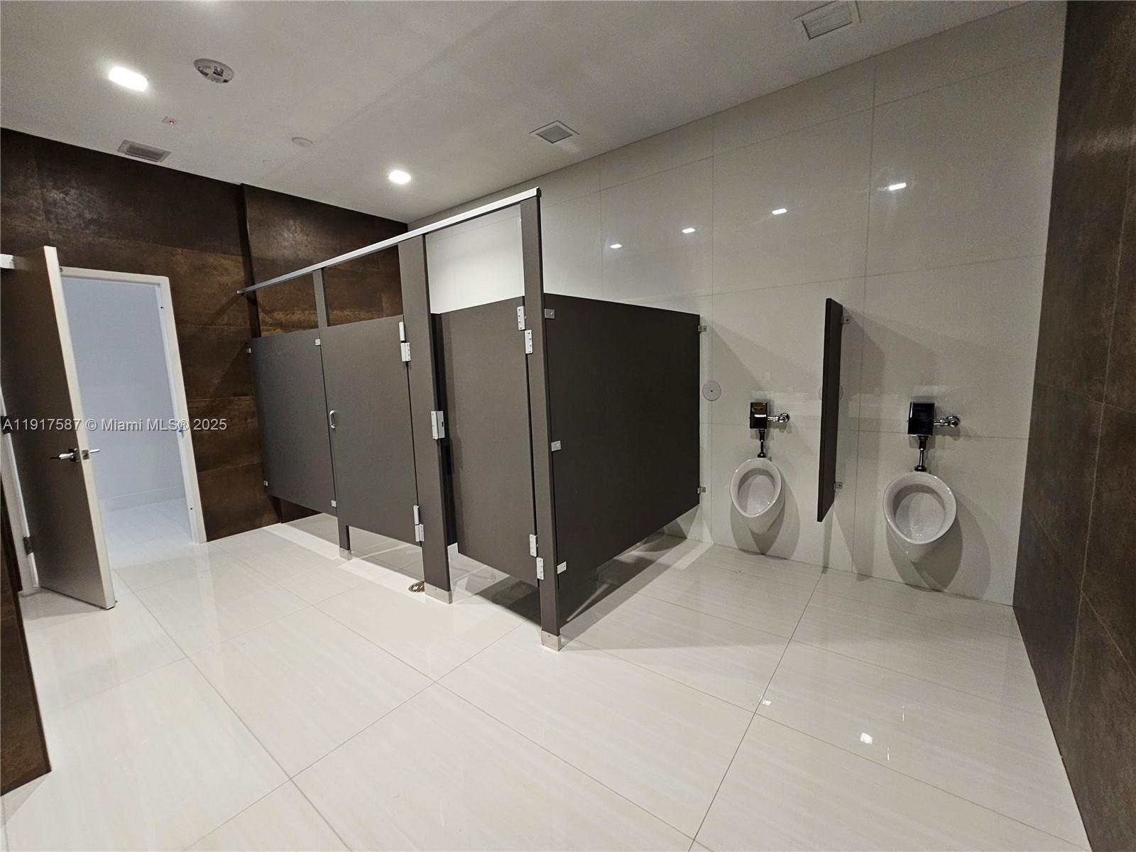 4-205  /   кв.футов $ 2025-11-20 0 Фото