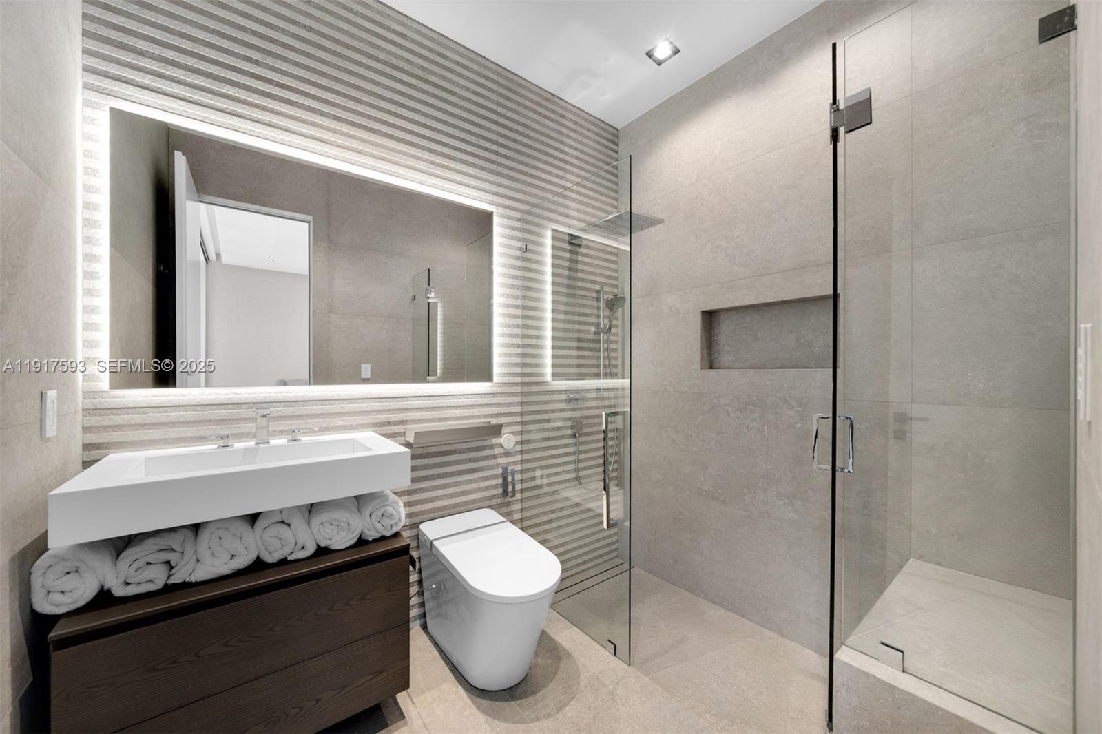 Photo of 342 Parkway (342), Golden Beach, Florida, 33160 -