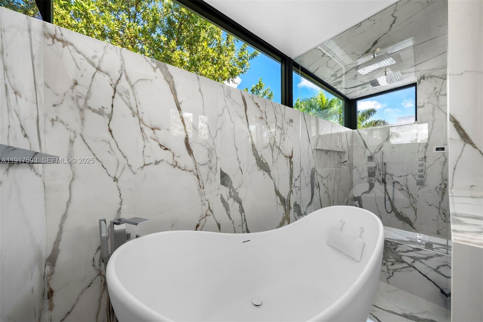 Photo of 342 Parkway (342), Golden Beach, Florida, 33160 -