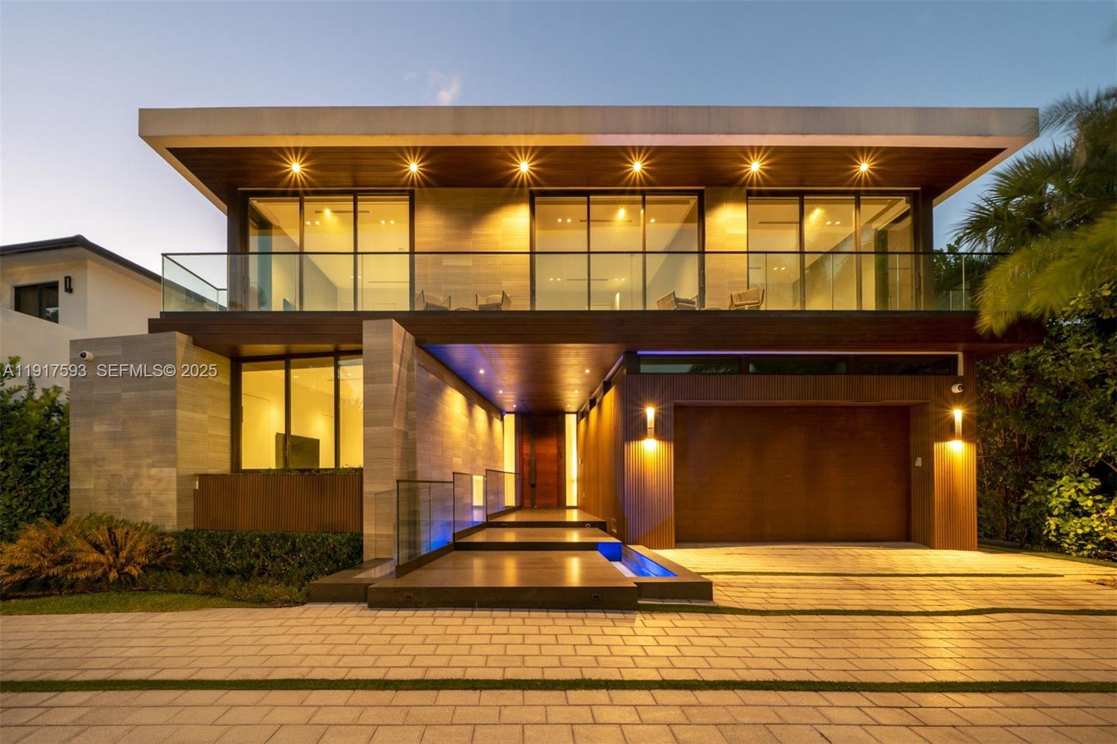 Photo of 342 Parkway (342), Golden Beach, Florida, 33160 -