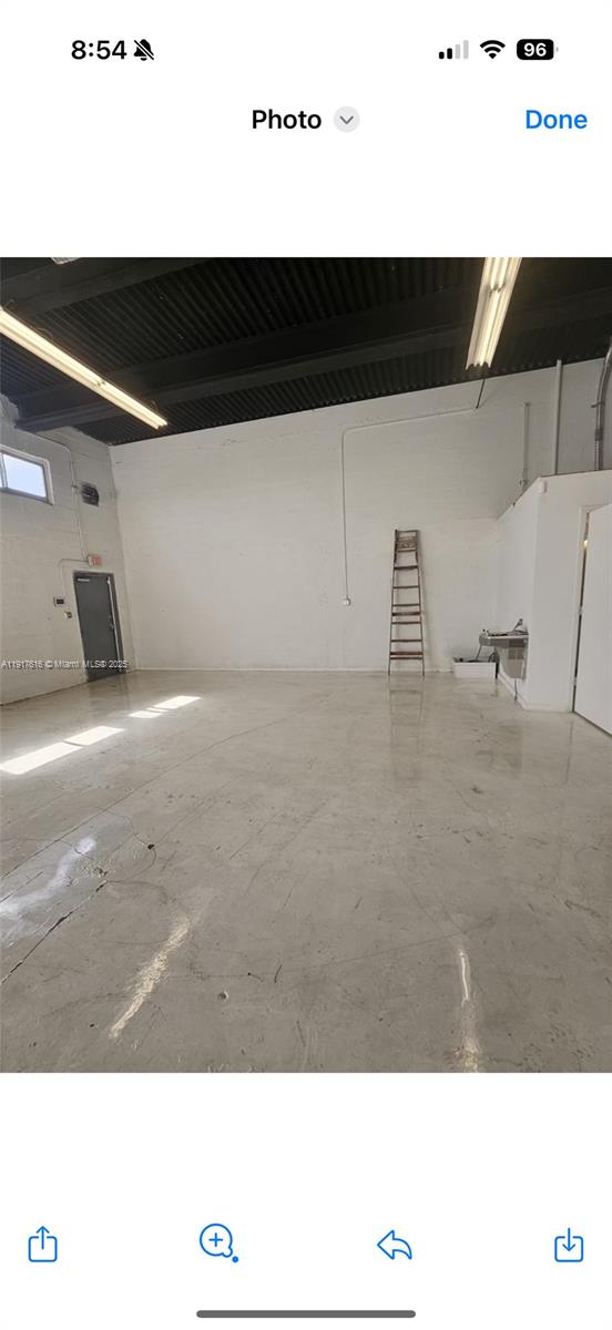 171  /   sq. ft. $ 2025-11-20 0 foto