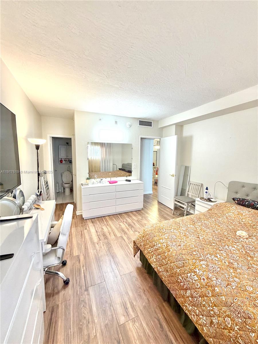 Photo of 3000 Ocean Dr  #718, Hollywood, Florida, 33019 - 