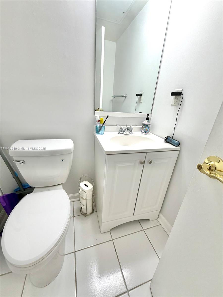 Photo of 3000 Ocean Dr  #718, Hollywood, Florida, 33019 - 