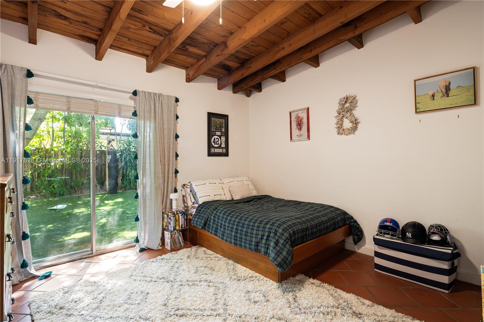   /   кв.футов $ 2025-11-20 0 Фото