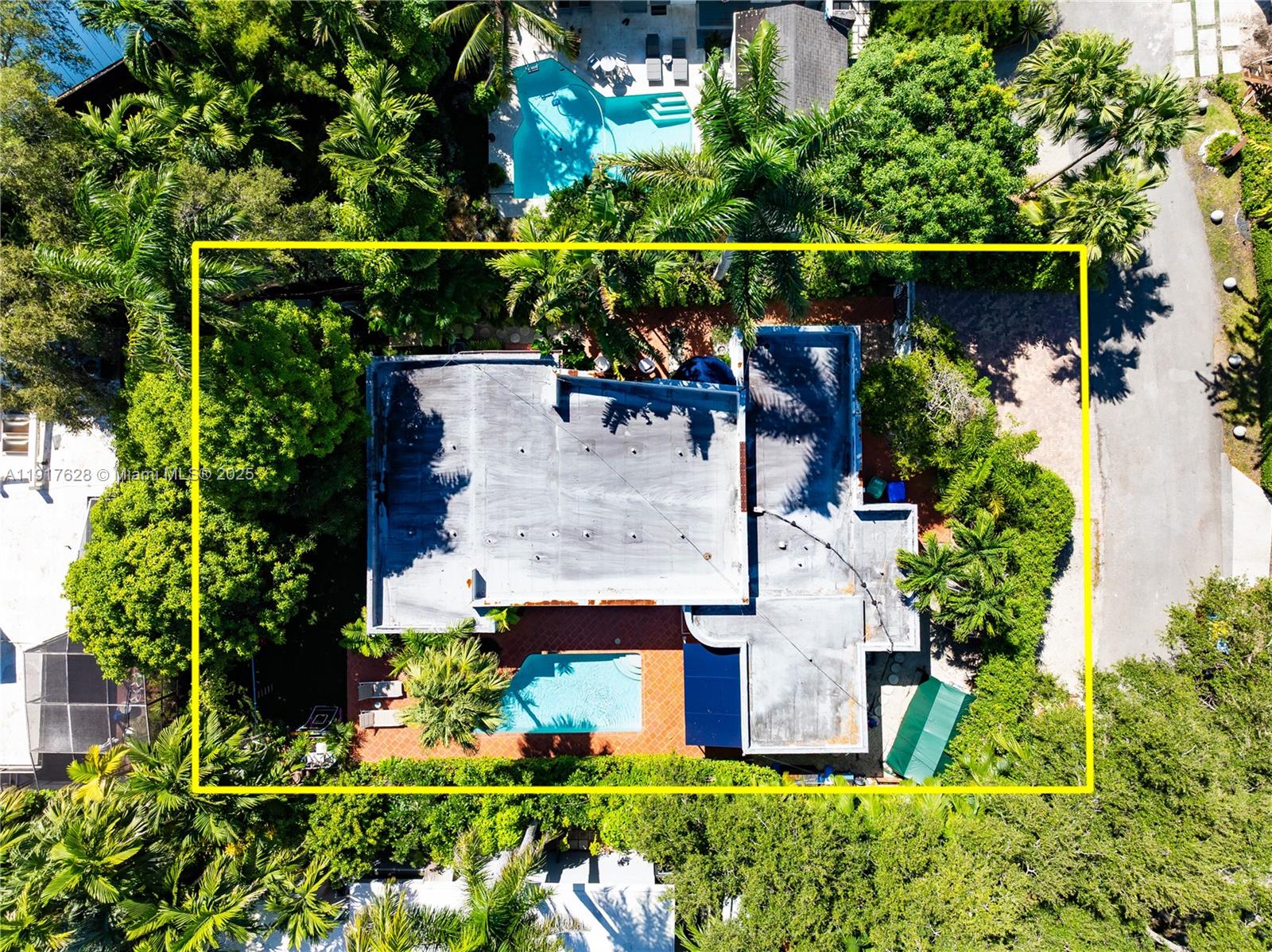   /   кв.футов $ 2025-11-20 0 Фото