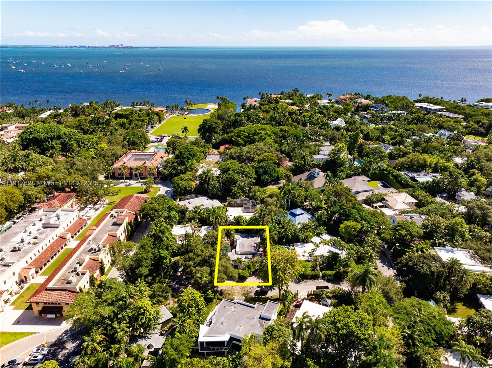   /   кв.футов $ 2025-11-20 0 Фото