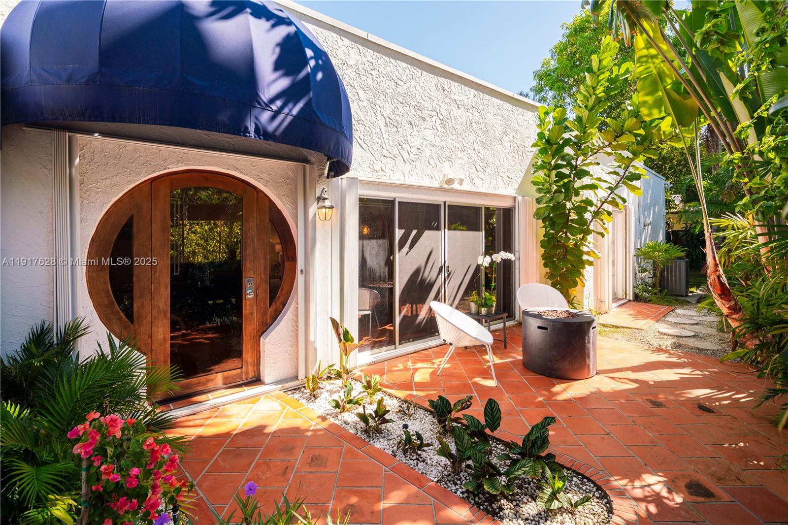   /   кв.футов $ 2025-11-20 0 Фото