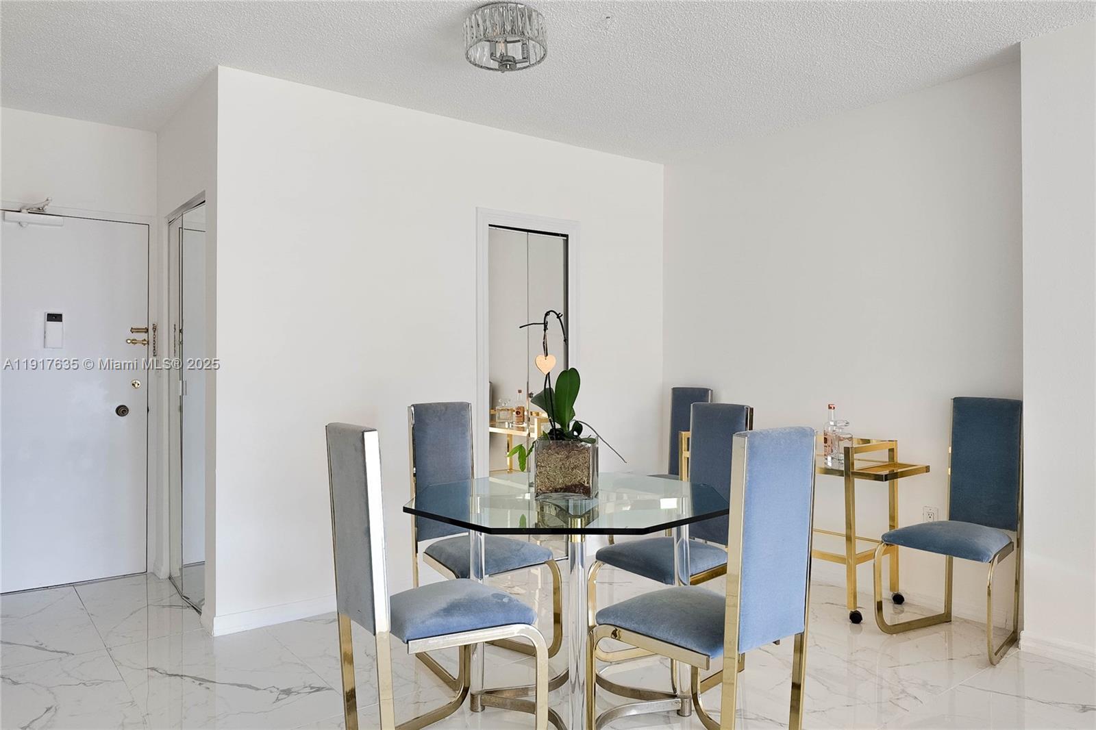 6M 1 / 1 798 sq. ft. $ 2025-11-20 0 Photo