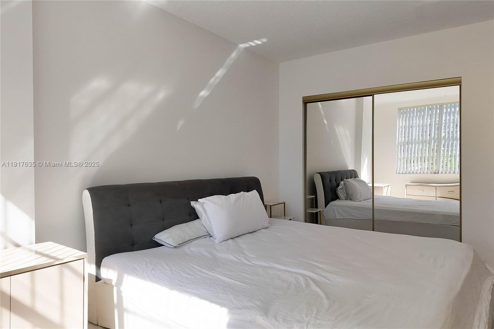 6M 1 / 1 798 sq. ft. $ 2025-11-20 0 Photo