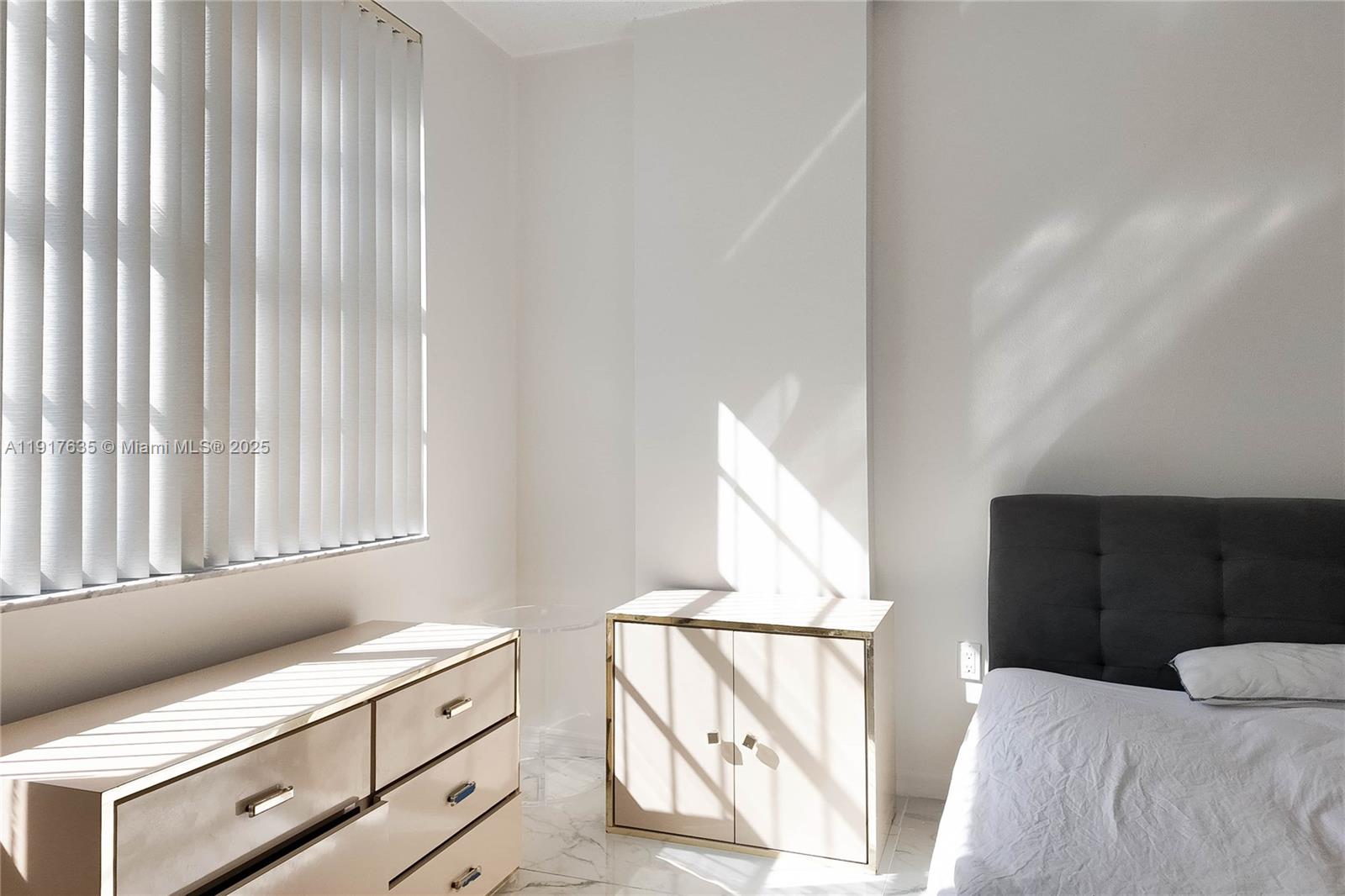 6M 1 / 1 798 sq. ft. $ 2025-11-20 0 Photo