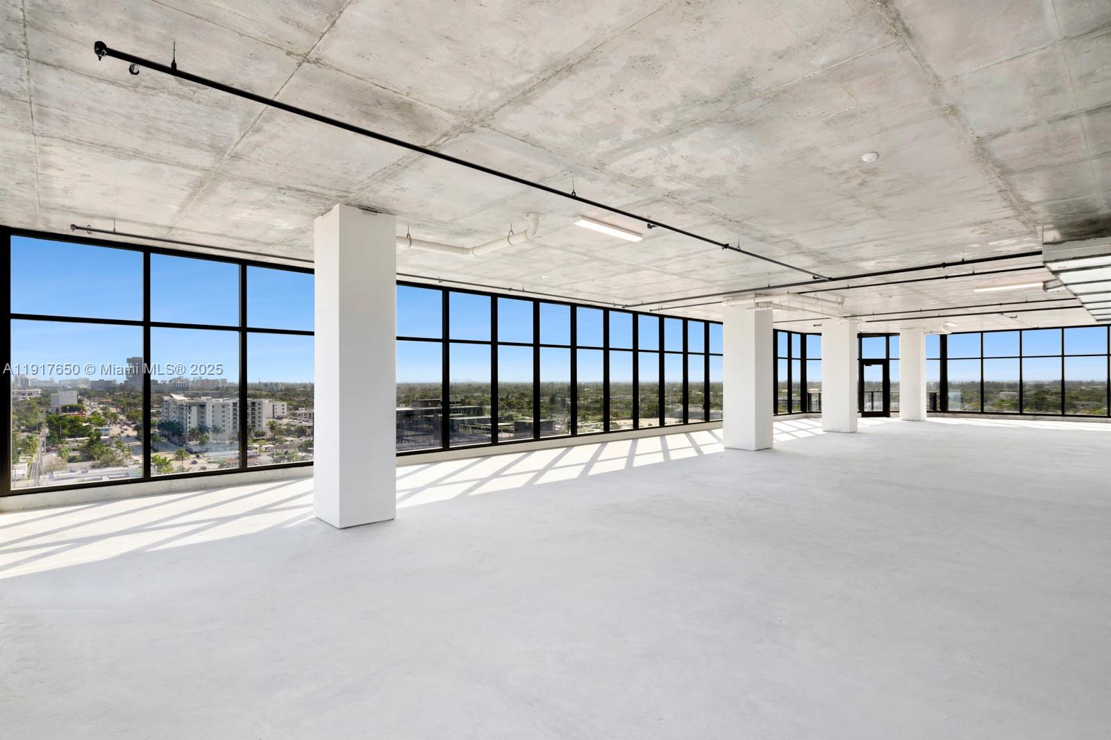 806  /   кв.футов $ 2025-11-20 0 Фото