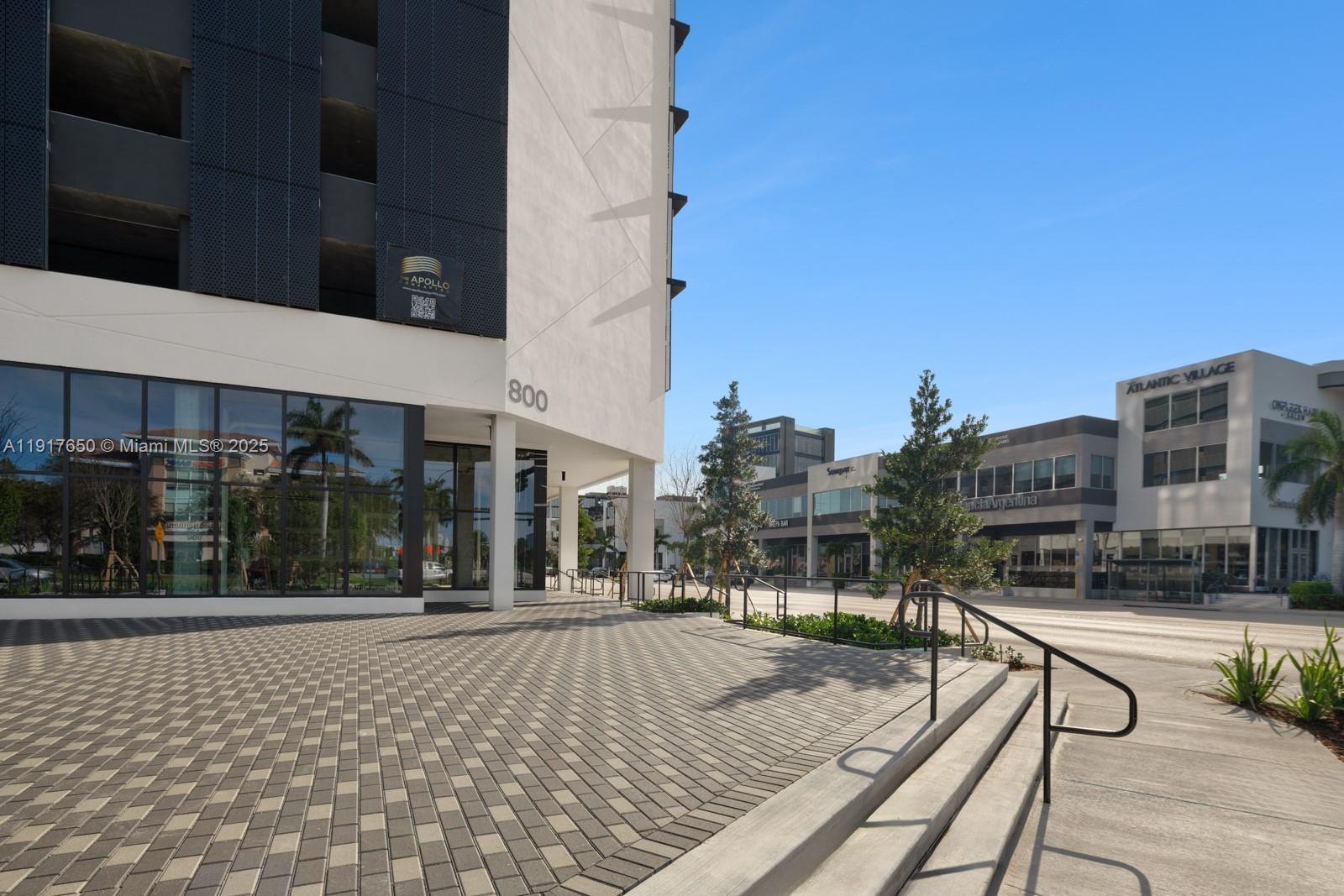 806  /   кв.футов $ 2025-11-20 0 Фото