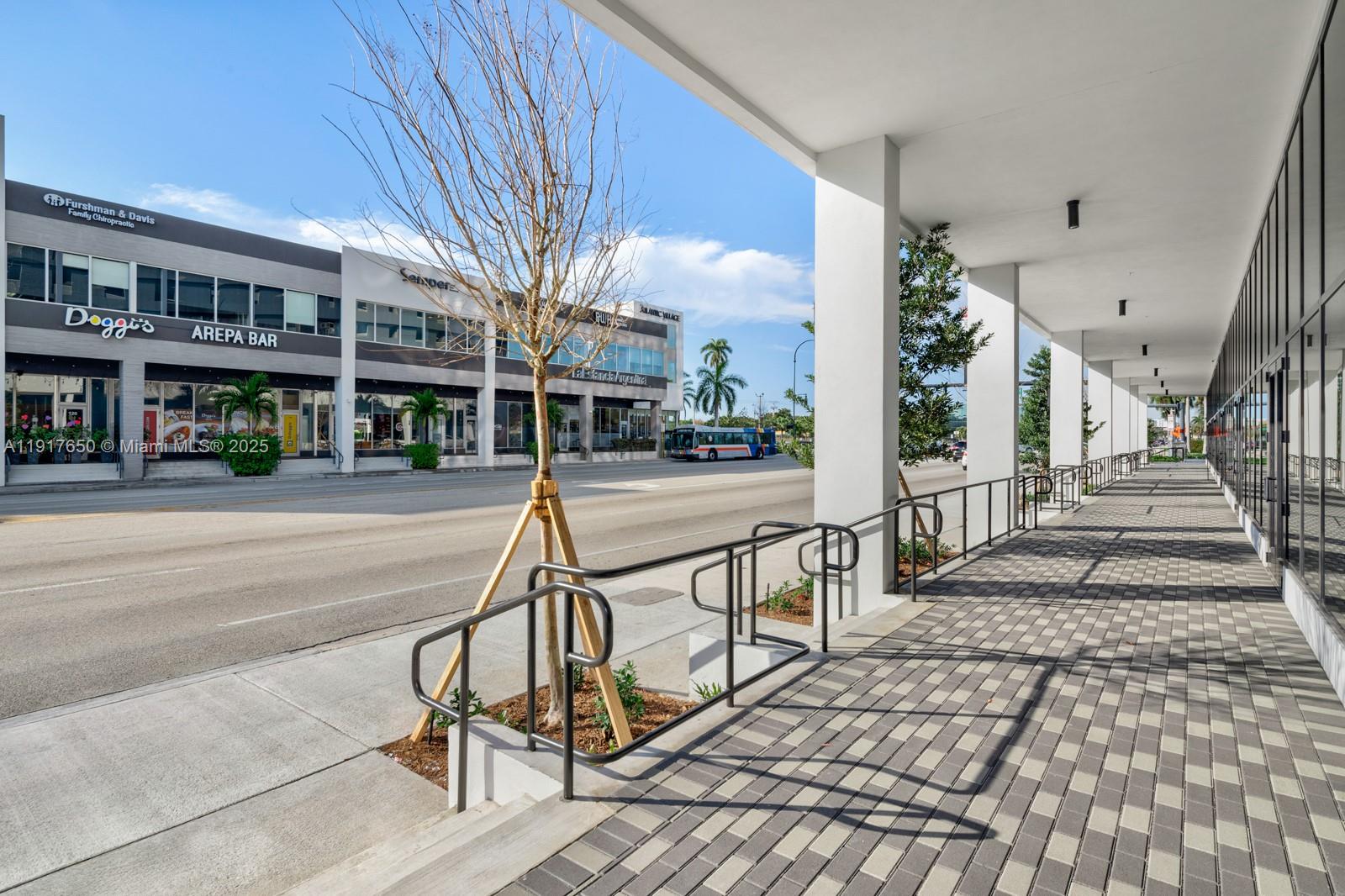 806  /   кв.футов $ 2025-11-20 0 Фото