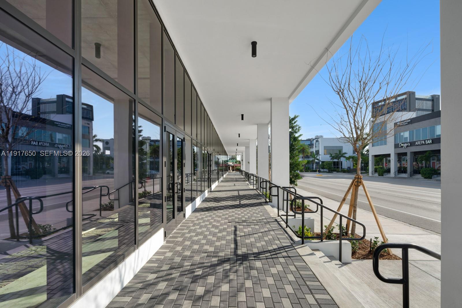 806  /   кв.футов $ 2025-11-20 0 Фото