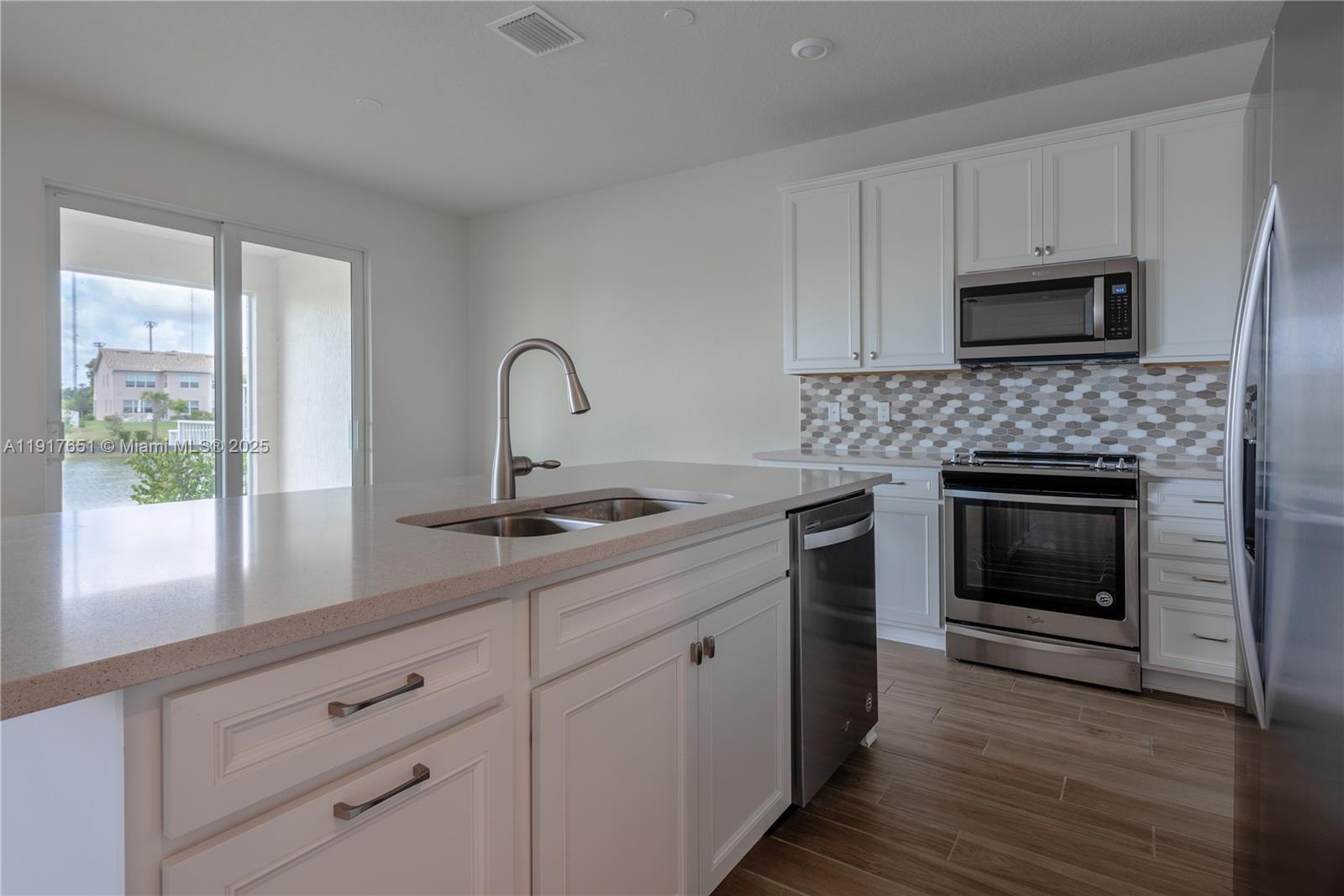 4974 3 / 3 1905 sq. ft. $ 2025-11-20 0 Photo