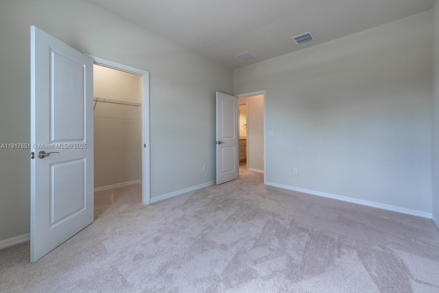 4974 3 / 3 1905 sq. ft. $ 2025-11-20 0 Photo