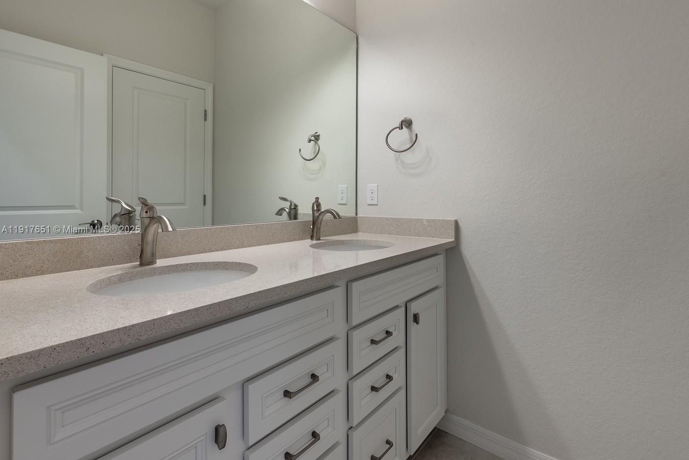 4974 3 / 3 1905 sq. ft. $ 2025-11-20 0 Photo