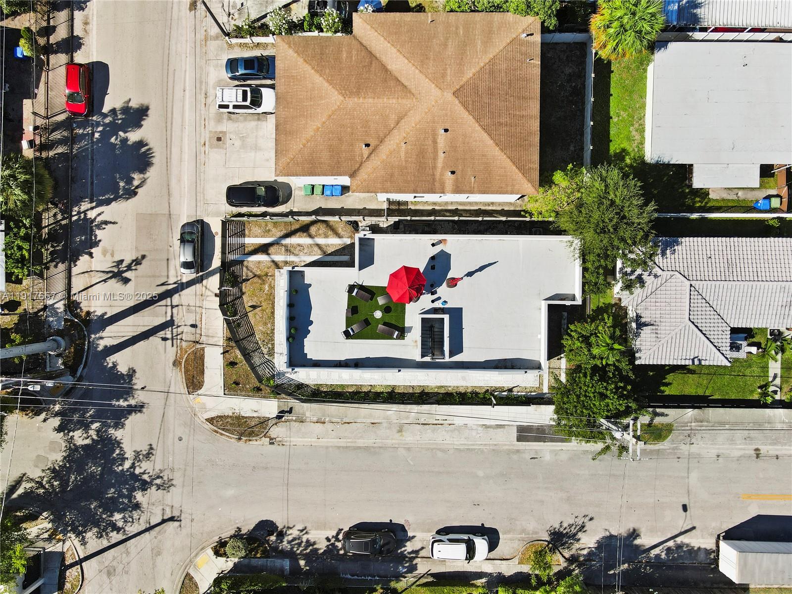 See details / 2000 sq. ft. $ 2025-11-20 0 Photo