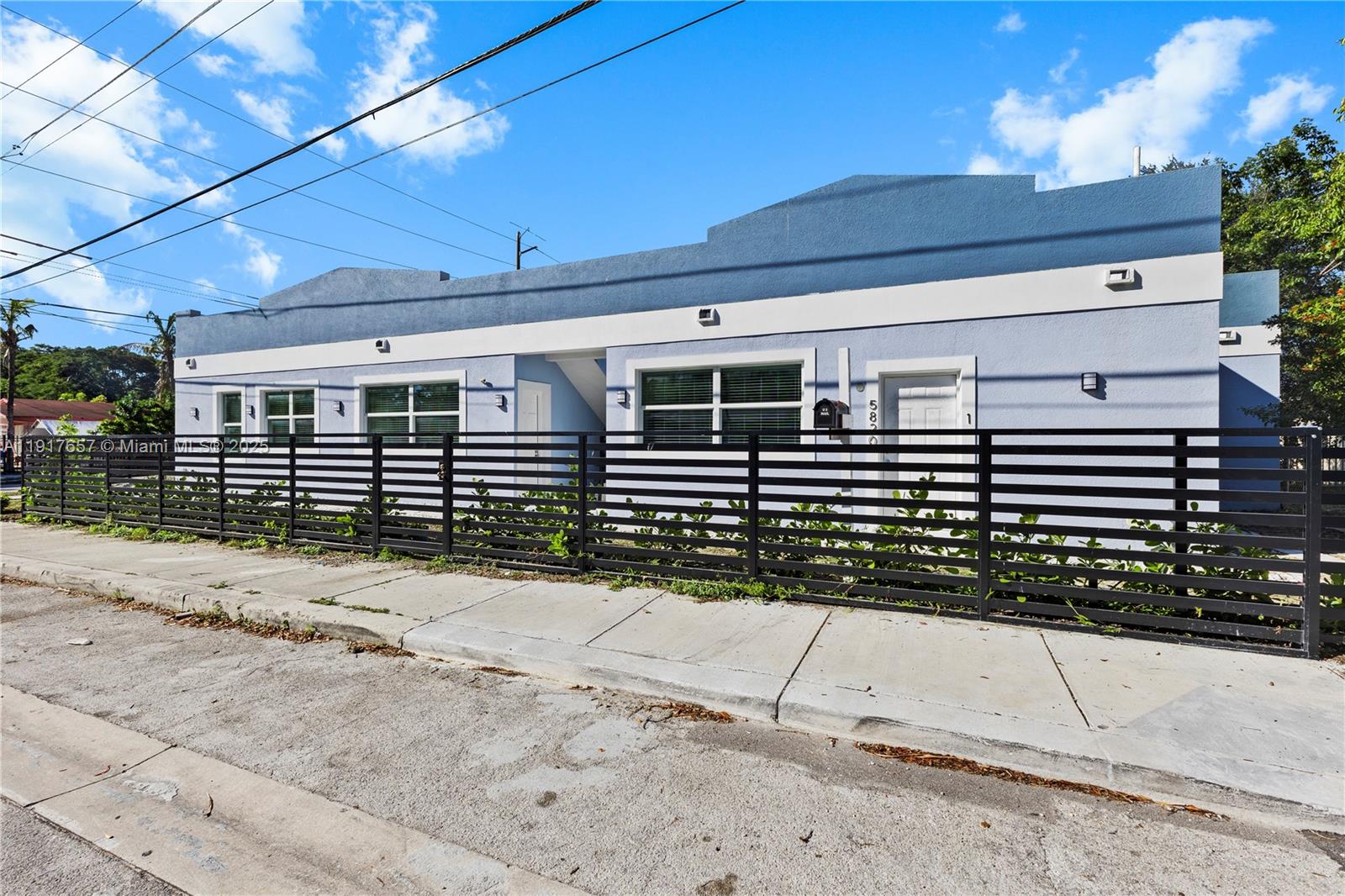 See details / 2000 sq. ft. $ 2025-11-20 0 Photo