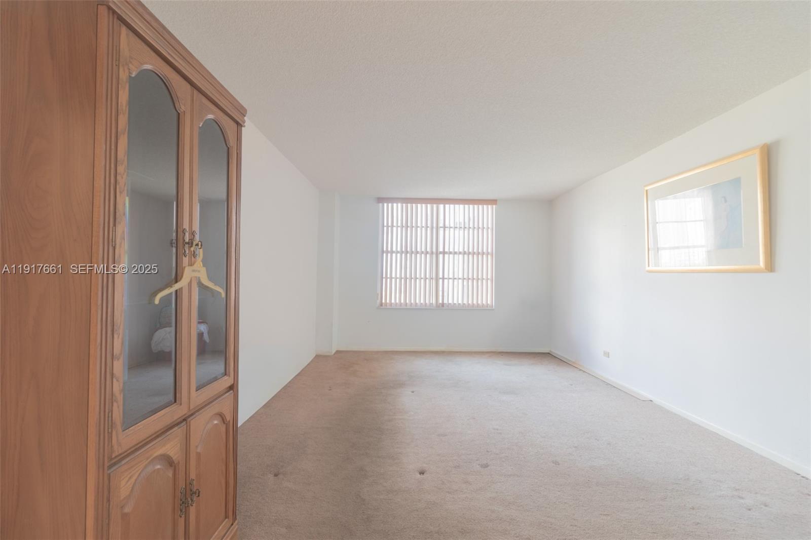 617 2 / 2 1488 sq. ft. $ 2025-11-20 0 Photo