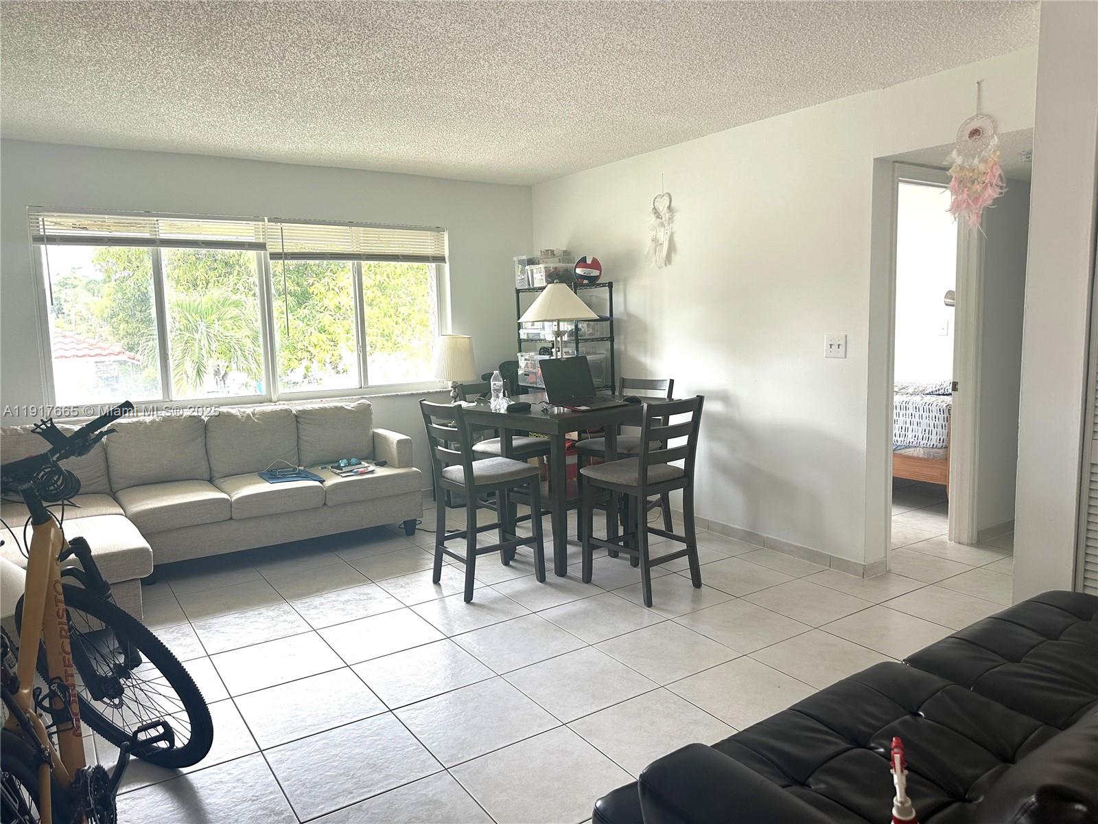   /   sq. ft. $ 2025-11-20 0 Photo